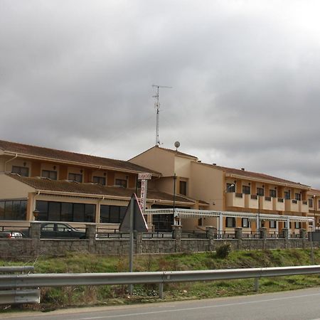 Hotel Alameda Alba De Tormes Εξωτερικό φωτογραφία