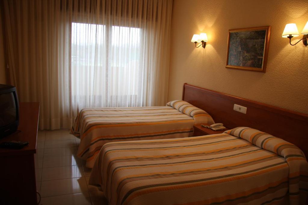 Hotel Alameda Alba De Tormes Δωμάτιο φωτογραφία