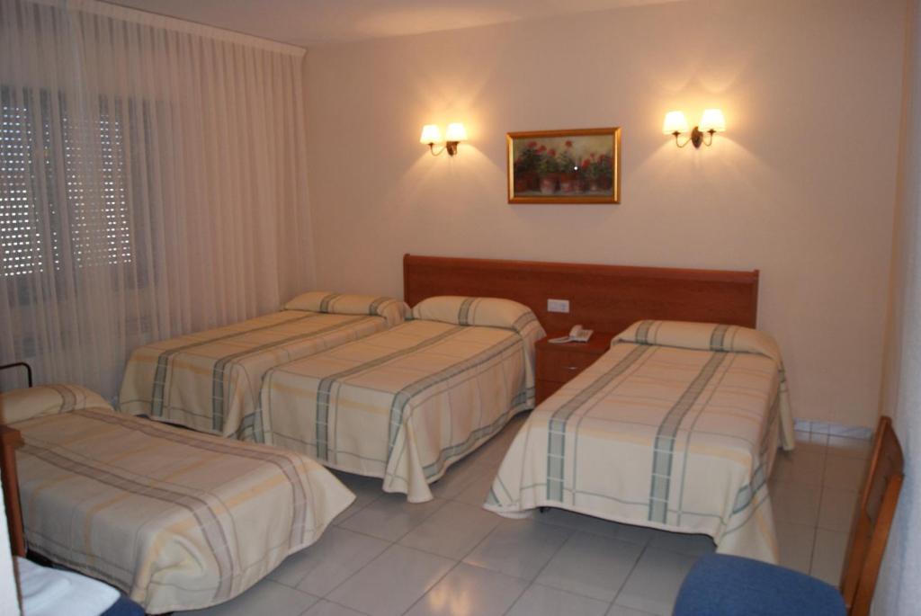 Hotel Alameda Alba De Tormes Δωμάτιο φωτογραφία