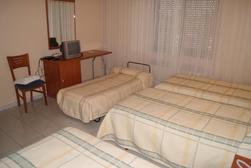 Hotel Alameda Alba De Tormes Δωμάτιο φωτογραφία