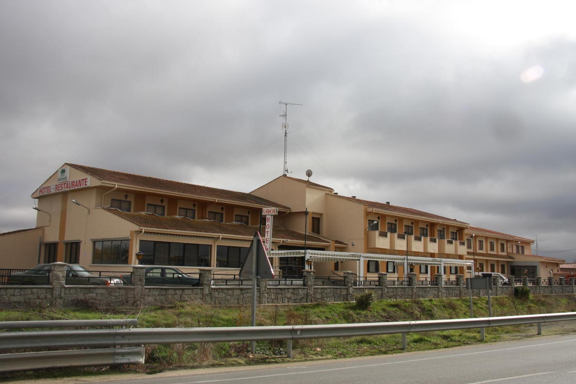 Hotel Alameda Alba De Tormes Εξωτερικό φωτογραφία