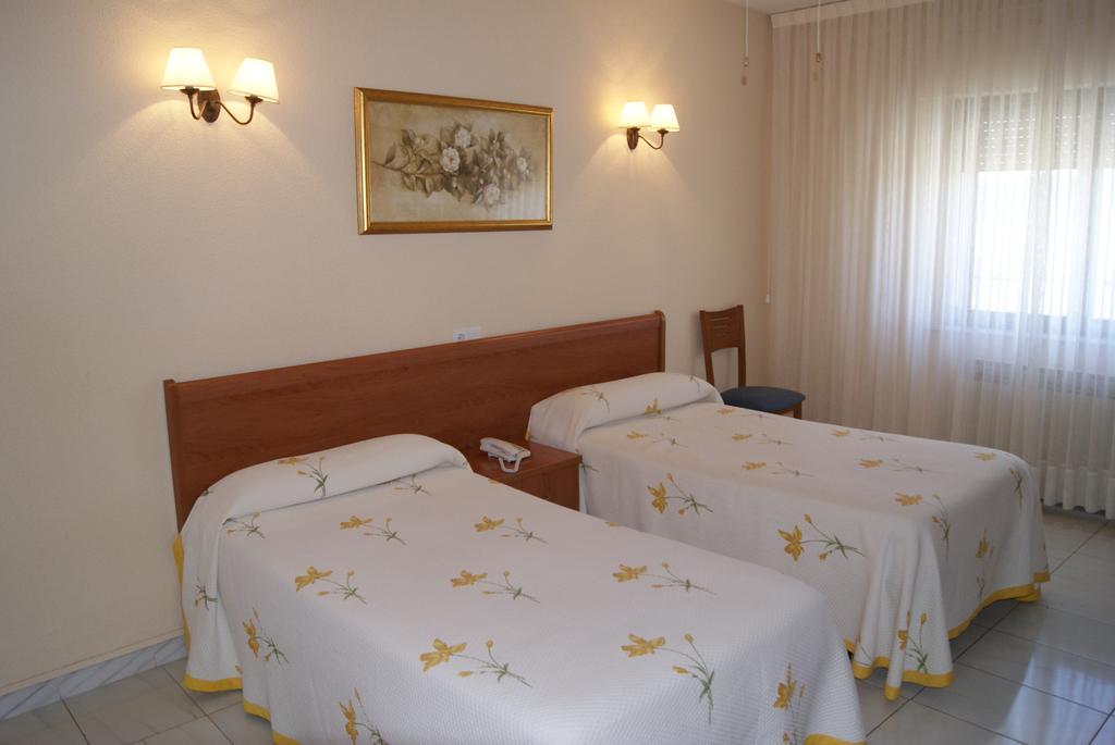 Hotel Alameda Alba De Tormes Εξωτερικό φωτογραφία